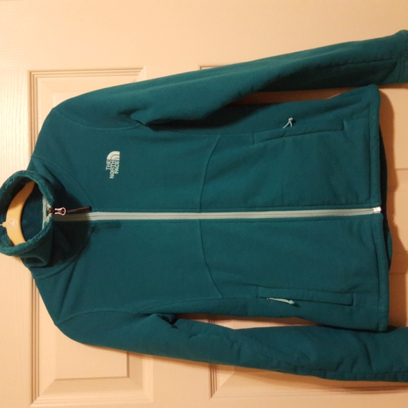 The North Face Jackets & Blazers - Beautiful North Face zip-up jacket, XS